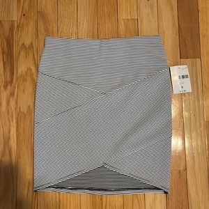 Forever 21 white and grey striped mini skirt